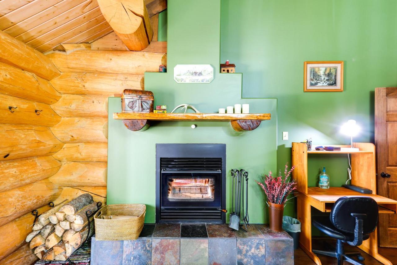 Riverside Log Cabin On-Site Aurora Viewing! North Pole Екстер'єр фото